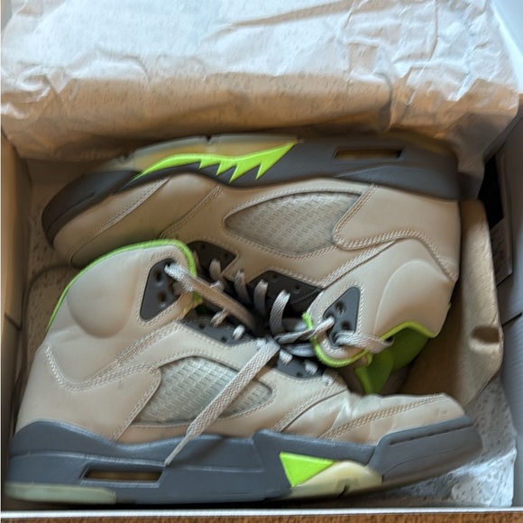 Air Jordon 5 Retro - Picture 4 of 5